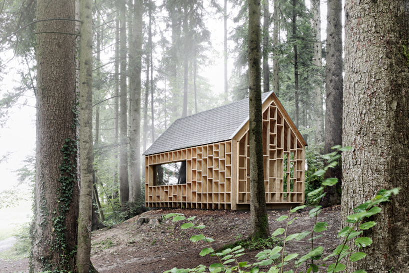 cabin-in-the-forest-allows-children-to-explore-the-nature-4