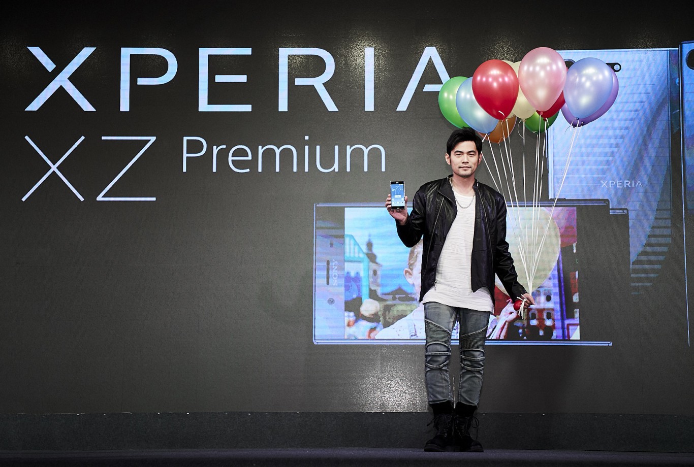 全球首款4K HDR螢幕Xperia™ XZ Premium，讓天王周杰倫頻讚：「哎呦 不錯哦！」
