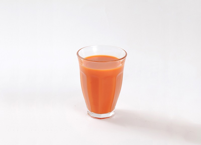 胡蘿蔔全果蔬果汁，90元：採用台灣產銷履歷胡蘿蔔全果榨取原汁，保留完整膳食纖維，且不加任何防腐劑。