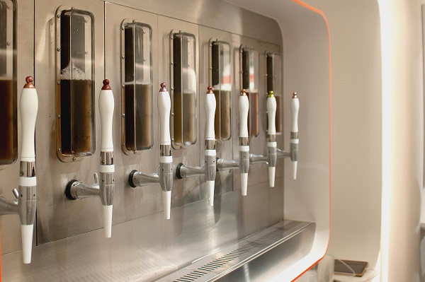 運用冷萃拉霸設計，完整保存原茶風味特色！（圖片由SIPSHIP緒緒提供）