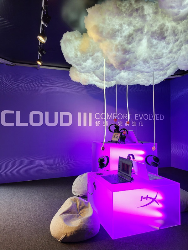 HyperX Cloud III (2)